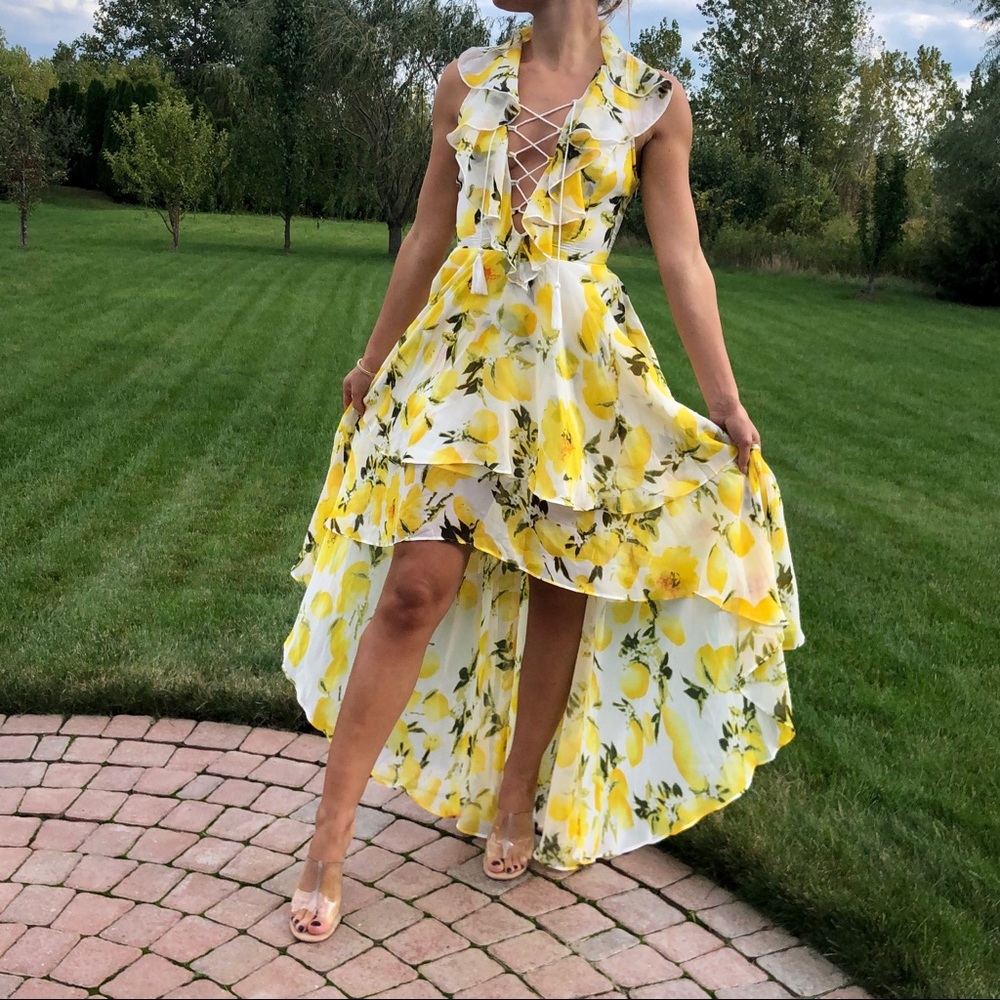 Lemoncello flowy dress assymetrical length size S.